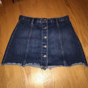 NEVER WORN Button-Up High-Waisted Denim Skirt with Distressed Hem